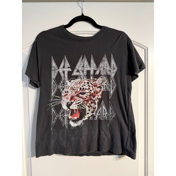Def Leppard Tops - Def Leppard Graphic Tee Small Black Distressed Leopard Rock Band Shirt Concert